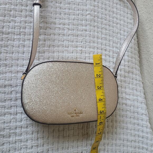 Kate Spade Gold Crossbody Bag with Minimalist Design - Picture 5 of 8